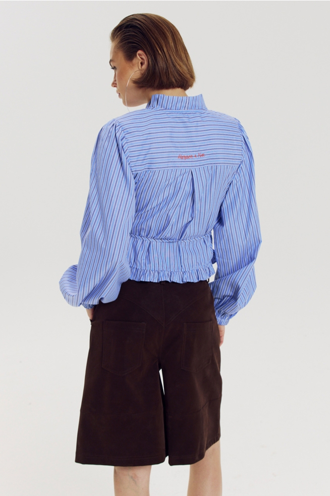 Harper & Yve blauwe dames blouse | Model achteraanzicht
