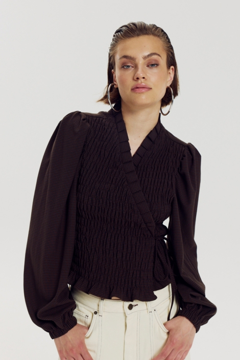 Harper & Yve bruine dames blouse | Model vooraanzicht