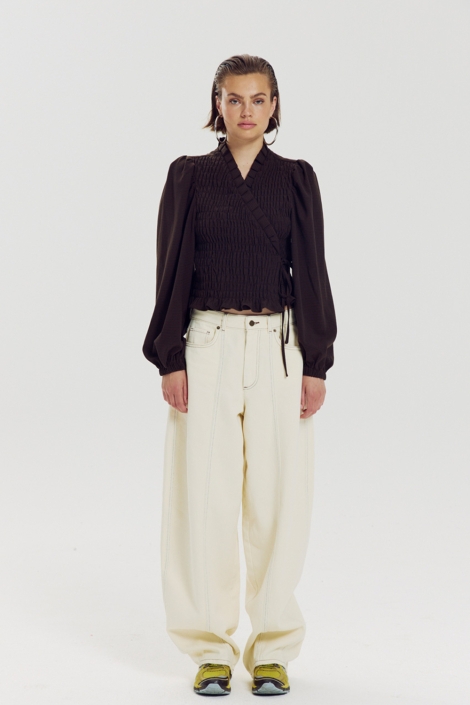 Harper & Yve bruine dames blouse | Model