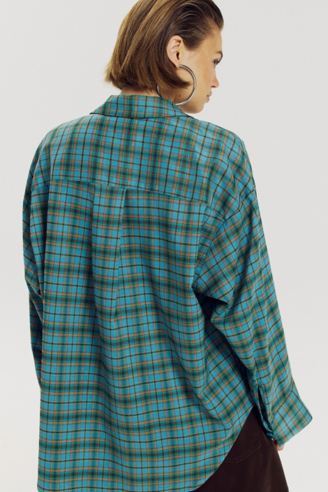 Harper & Yve groene dames blouse | Model achteraanzicht