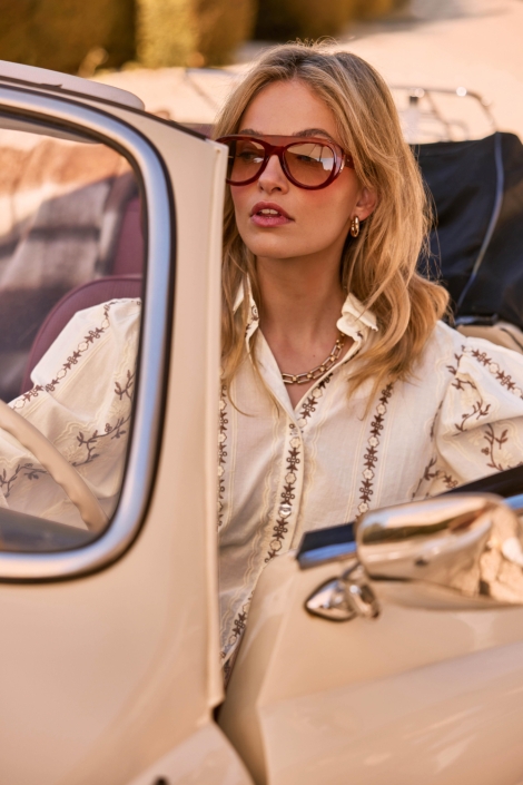 Ydence ecru dames blouse | Sfeerbeeld, In situatie
