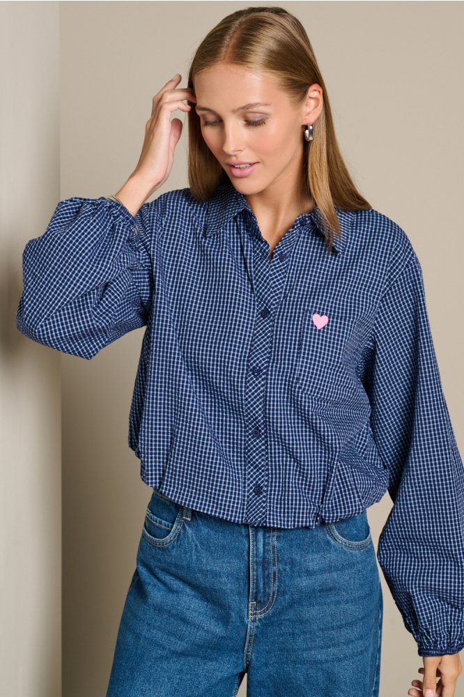 LolaLiza blauwe dames blouse | Model vooraanzicht