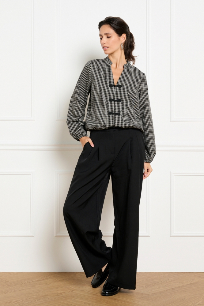 LolaLiza zwarte dames blouse | Model