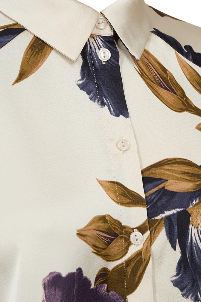 Freequent ecru dames blouse | Close up