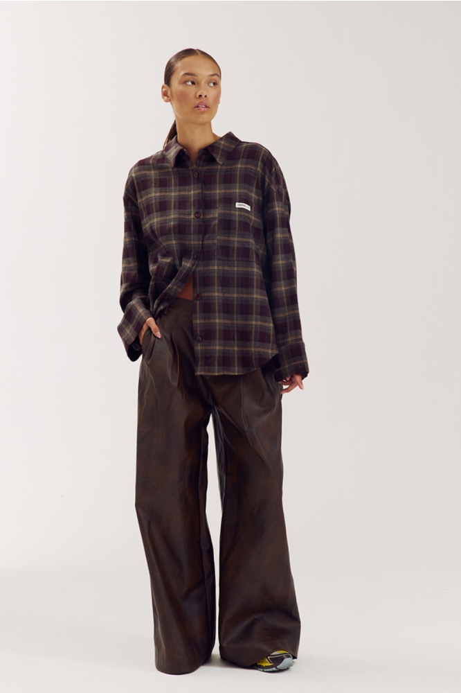 Harper & Yve bordeaux dames blouse | Model