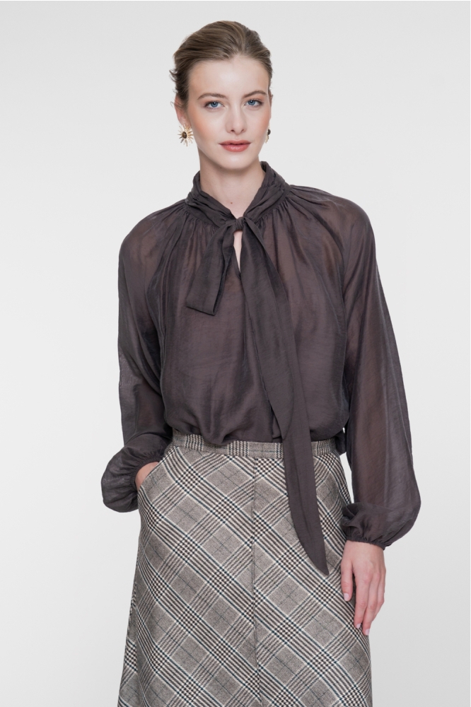 Geisha bruine dames blouse | Model vooraanzicht