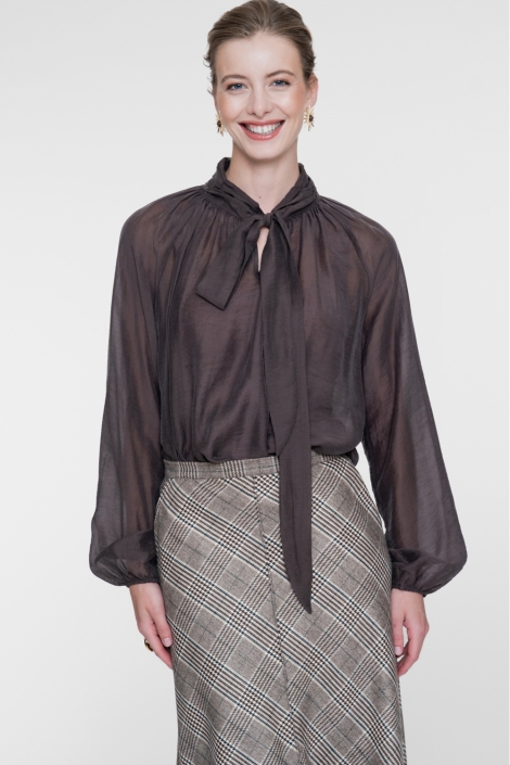 Geisha bruine dames blouse | Model vooraanzicht