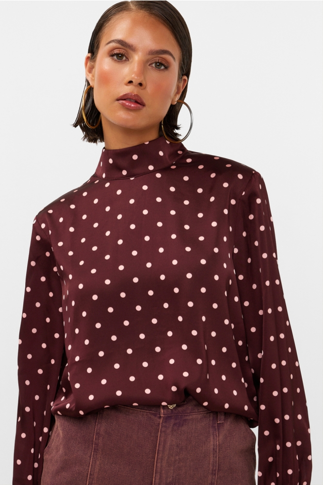 Studio Amaya bordeaux dames blouse | Model vooraanzicht