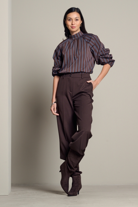 LolaLiza bruine dames blouse | Model