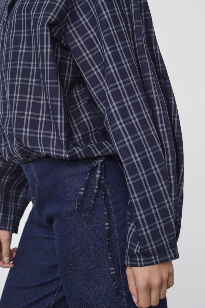 SisterS point blauwe dames blouse | Close up