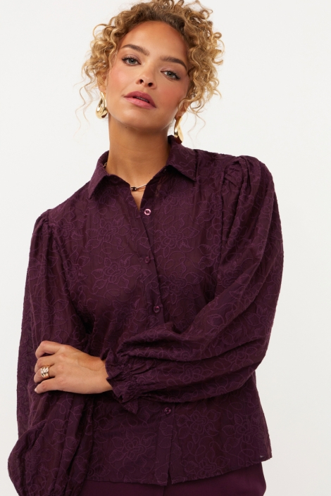 Ydence paarse dames blouse | Model vooraanzicht