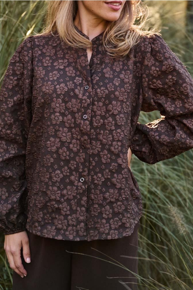 FOS Amsterdam bruine dames blouse | Close up