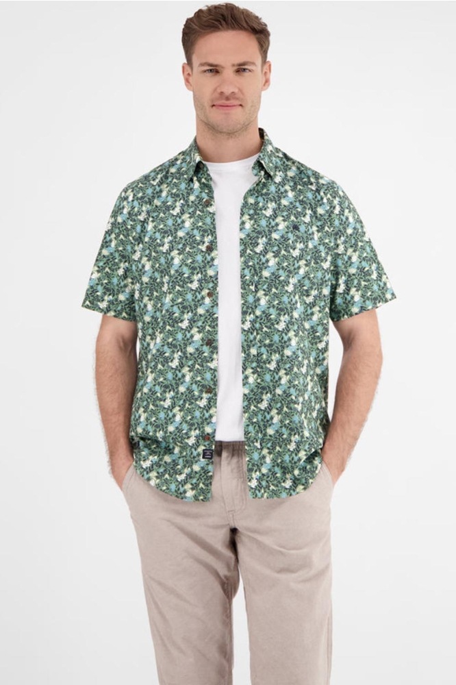 Lerros groene heren overhemd | Model vooraanzicht