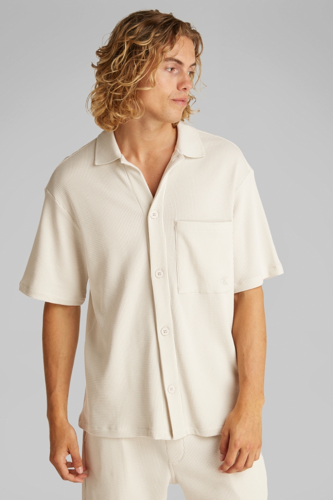 Calvin Klein beige heren overhemd | Model vooraanzicht