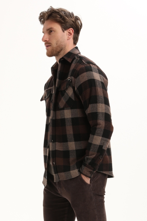 Gabbiano bruine heren overhemd | Model zijaanzicht