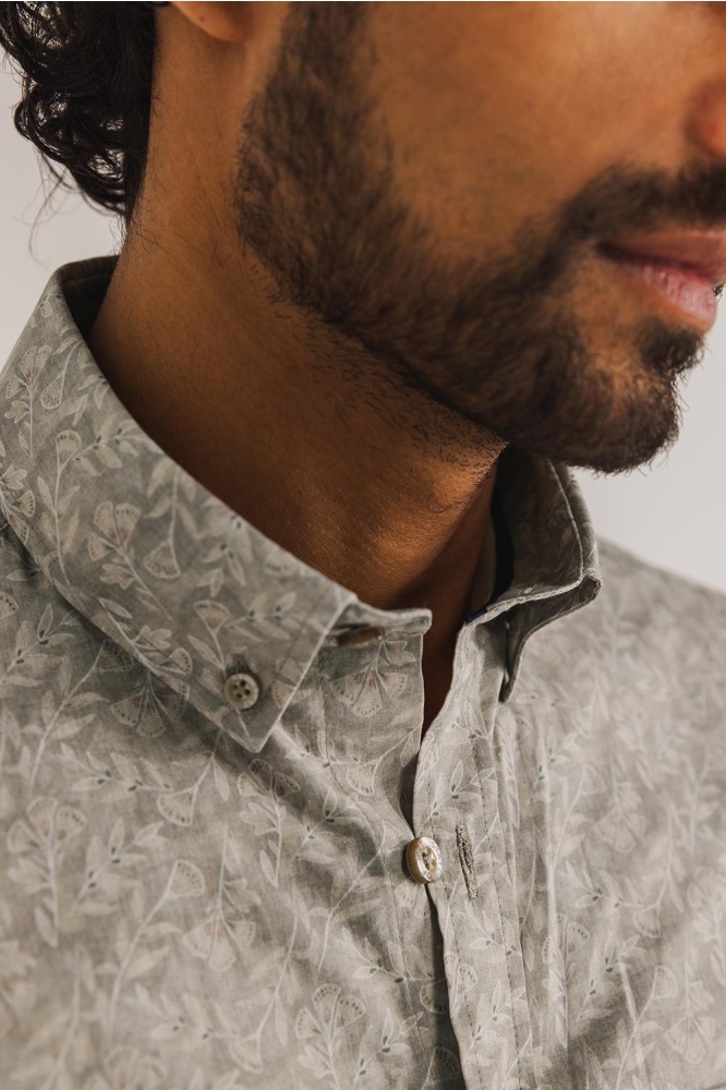 State of Art taupe heren overhemd | Close up