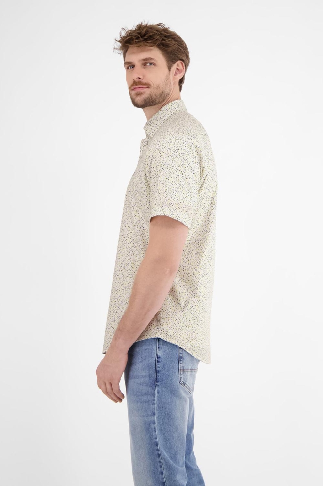 Lerros witte heren overhemd | Model zijaanzicht