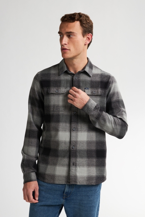 Petrol Industries zwarte heren overhemd | Model vooraanzicht