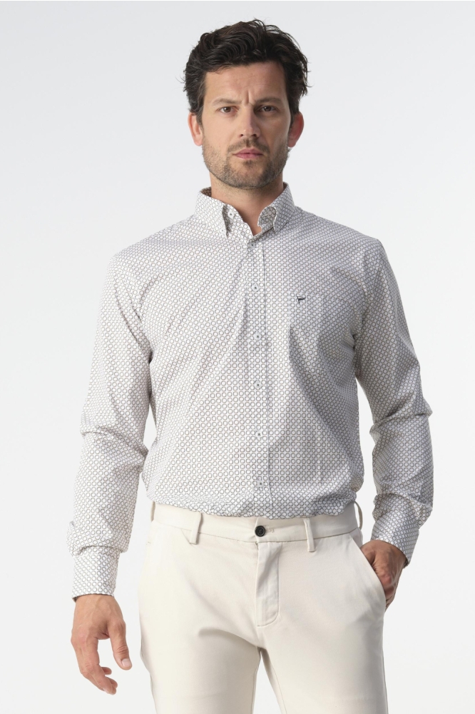 Campbell witte heren overhemd | Model vooraanzicht