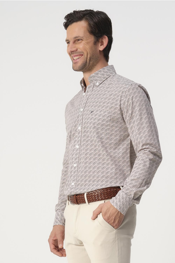 Campbell camel heren overhemd | Model zijaanzicht