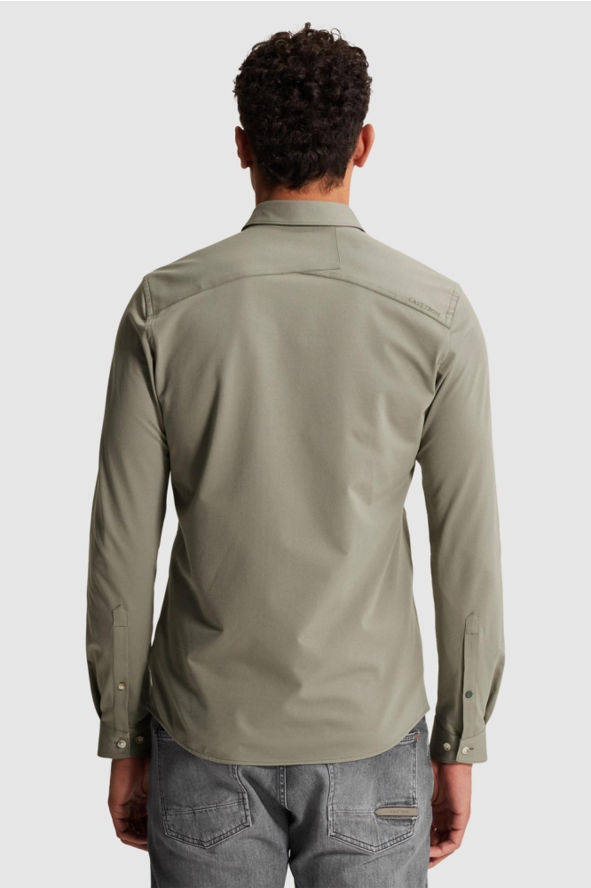 Cast Iron groene heren overhemd | Model achteraanzicht