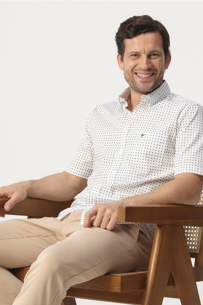 Campbell witte heren overhemd | Model vooraanzicht