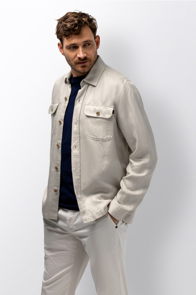 State of Art beige heren overhemd | Model zijaanzicht