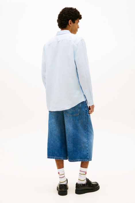 Tommy Jeans blauwe heren overhemd | Model achteraanzicht