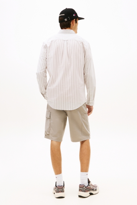 Tommy Jeans grijze heren overhemd | Model achteraanzicht