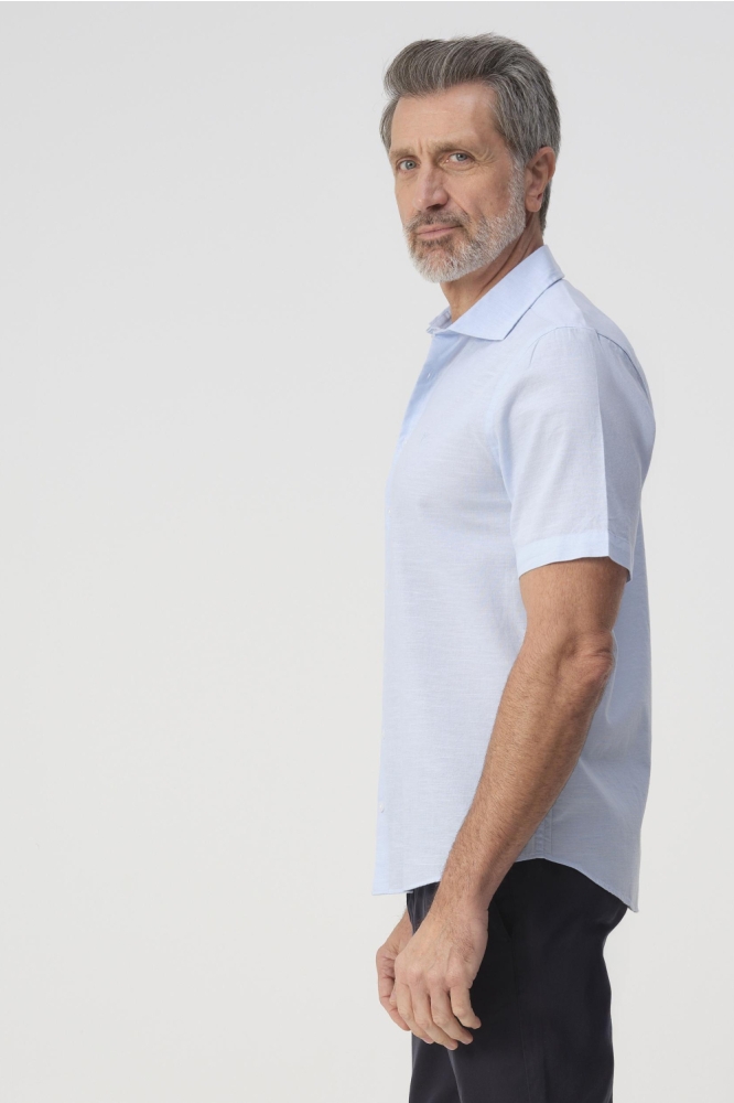 Campbell blauwe heren overhemd | Model zijaanzicht