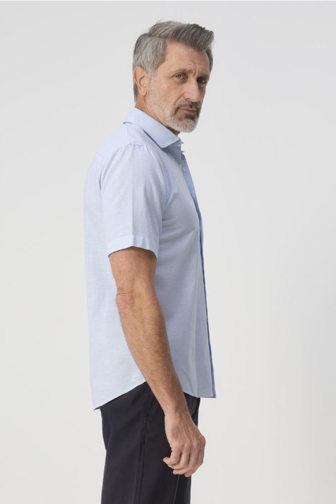 Campbell blauwe heren overhemd | Model zijaanzicht