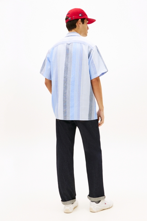 Tommy Jeans blauwe heren overhemd | Model