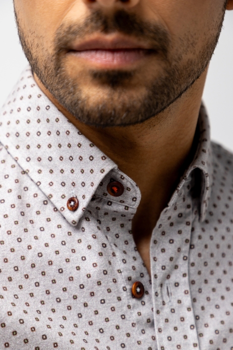 State of Art taupe heren overhemd | Close up