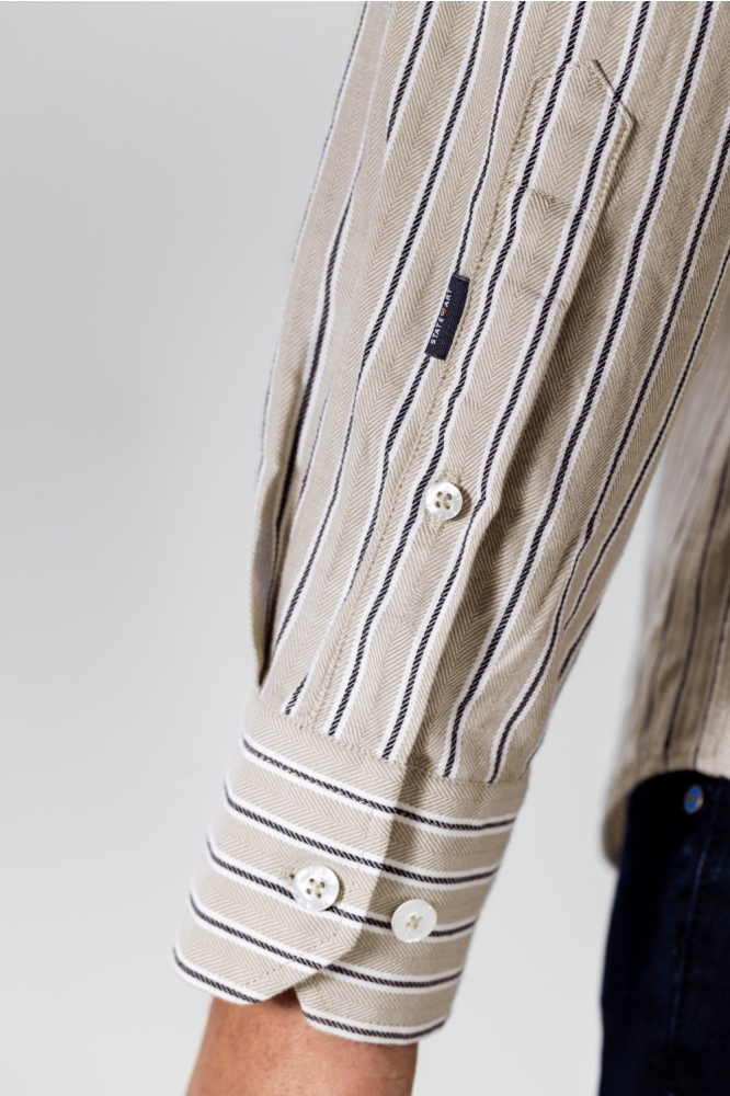 State of Art taupe heren overhemd | Close up