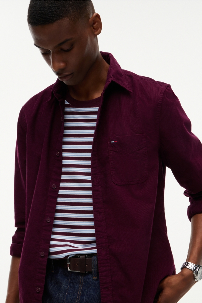 Tommy Jeans bordeaux heren overhemd | Model vooraanzicht