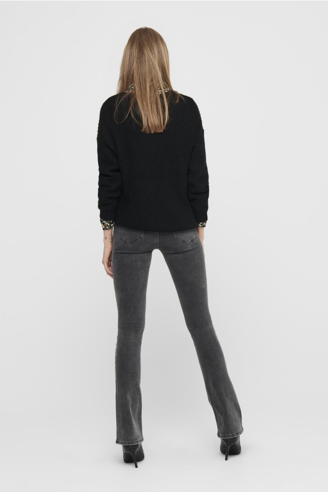 Jacqueline de Yong zwarte dames trui | Model achteraanzicht