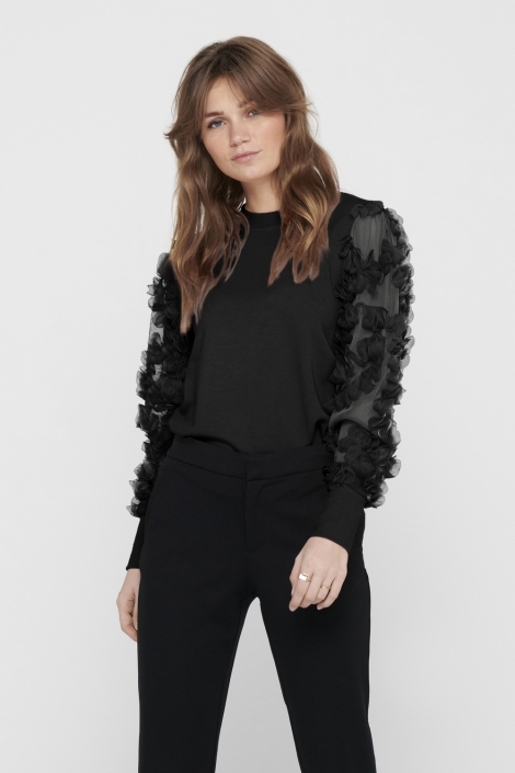 Jacqueline de Yong zwarte dames trui | Model vooraanzicht