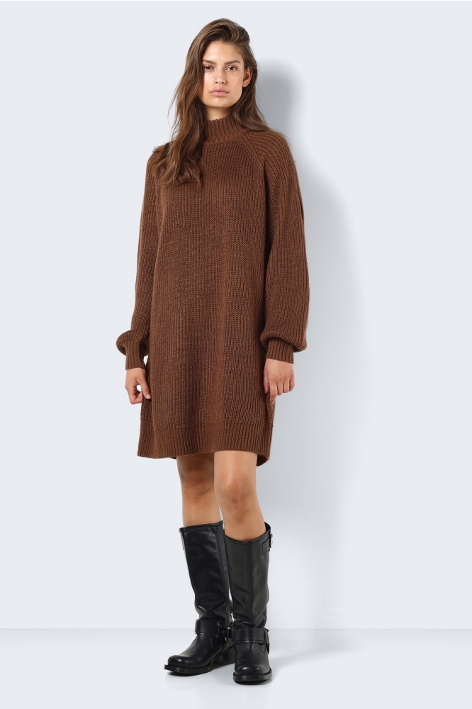 Noisy may bruine dames jurk | Model vooraanzicht