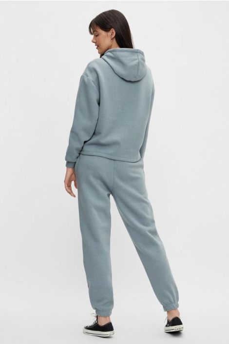 Pieces blauwe dames sweater | Model achteraanzicht