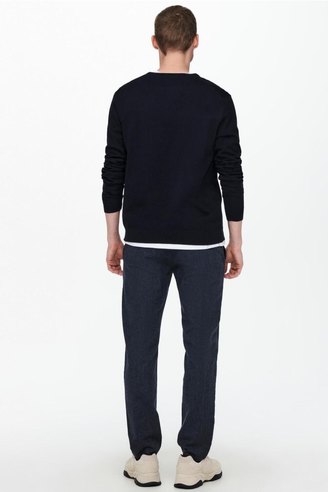 Only & Sons blauwe heren trui | Model achteraanzicht