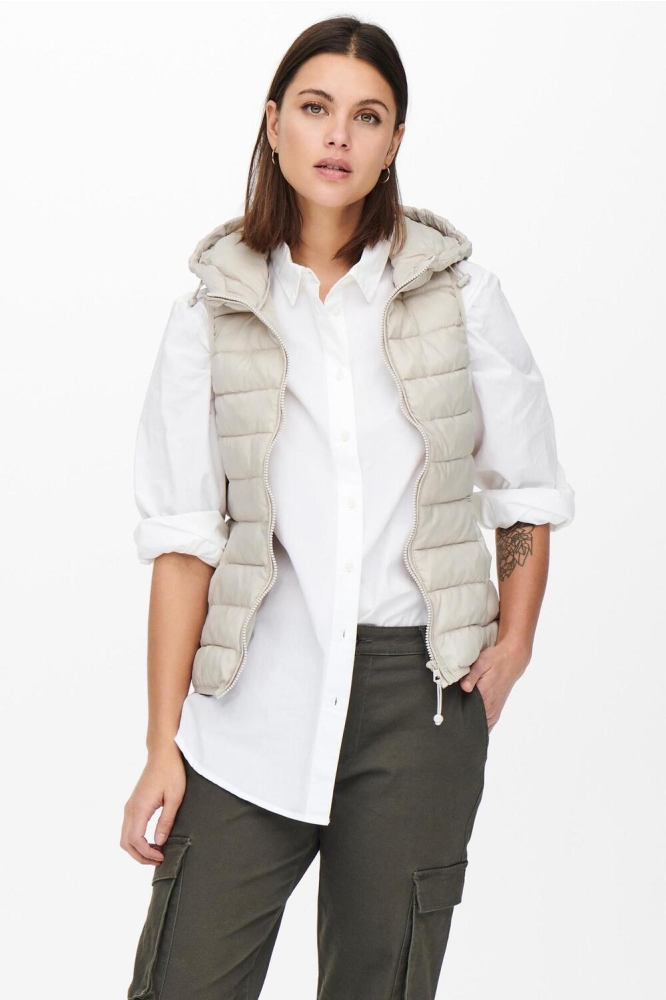 Only beige dames jas | Model vooraanzicht