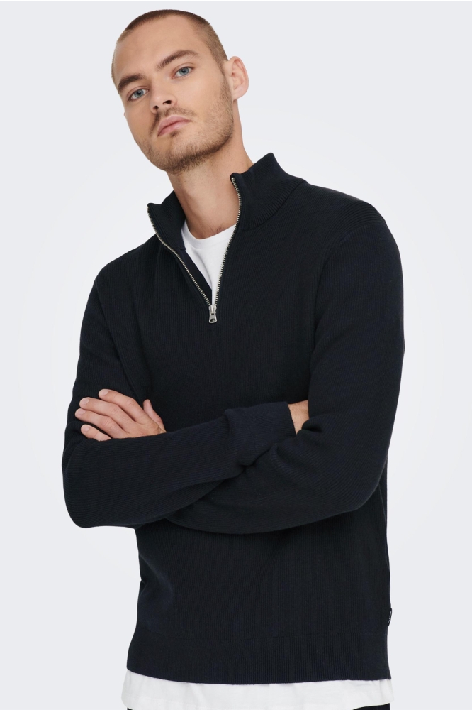 Only & Sons blauwe heren trui | Model vooraanzicht