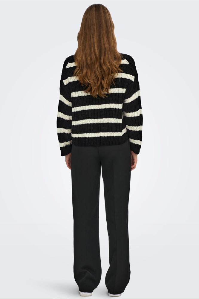 Jacqueline de Yong zwarte dames trui | Model
