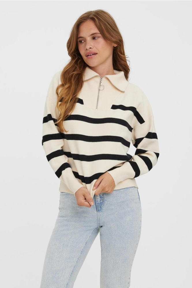 Vero Moda beige dames trui | Model vooraanzicht