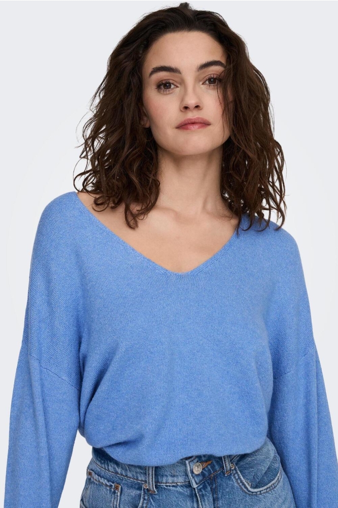 Only blauwe dames trui | Model vooraanzicht