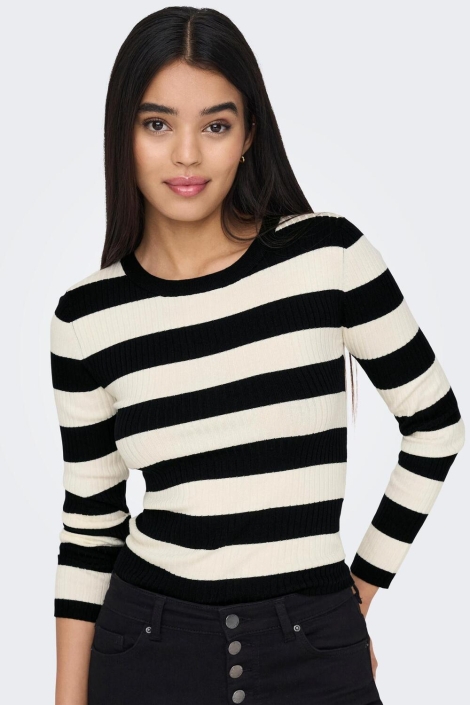 Jacqueline de Yong zwarte dames trui | Model vooraanzicht