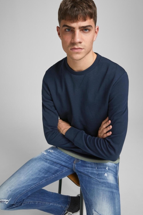 Jack & Jones blauwe heren sweater | Model vooraanzicht