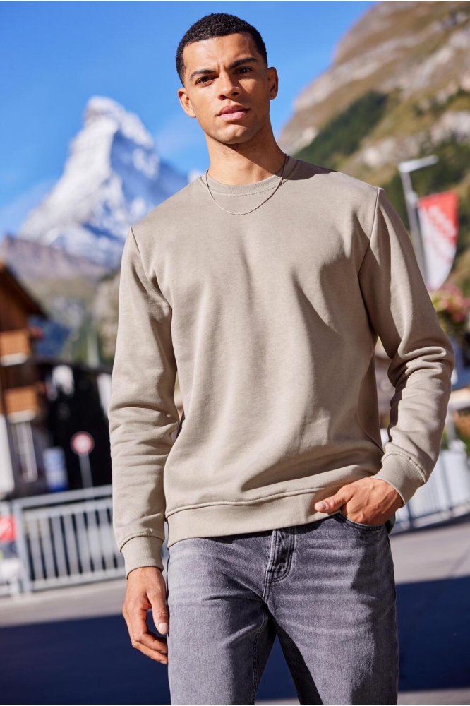 Only & Sons beige heren sweater | Sfeerbeeld, In situatie