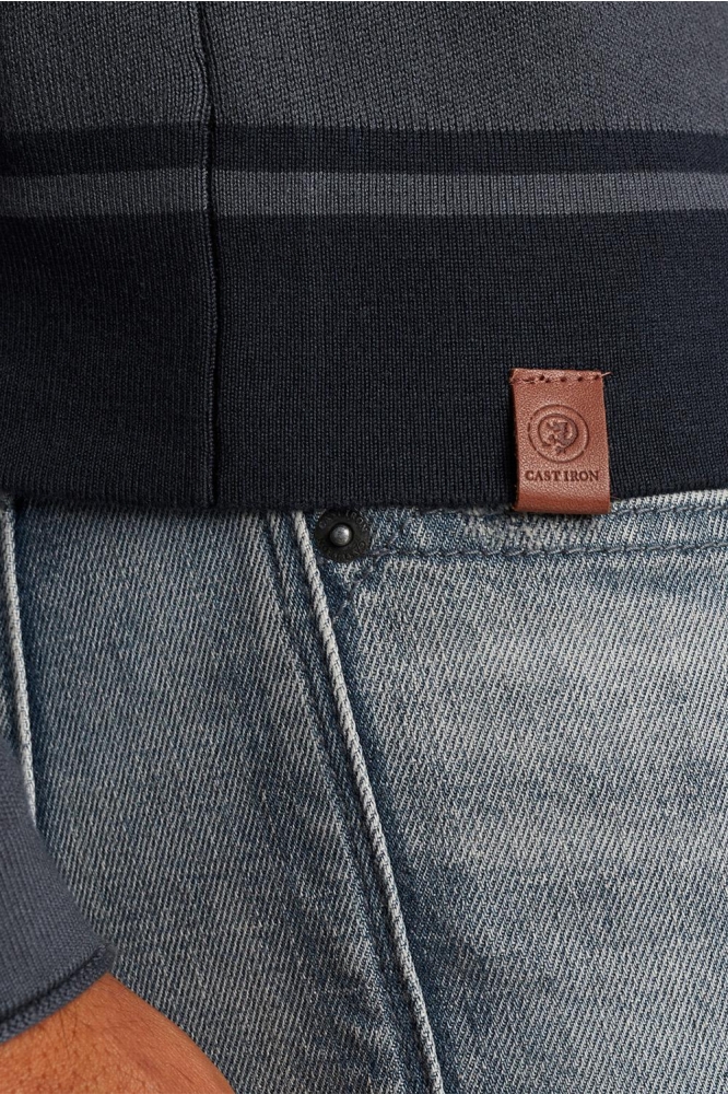 Cast Iron blauwe heren trui | Close up