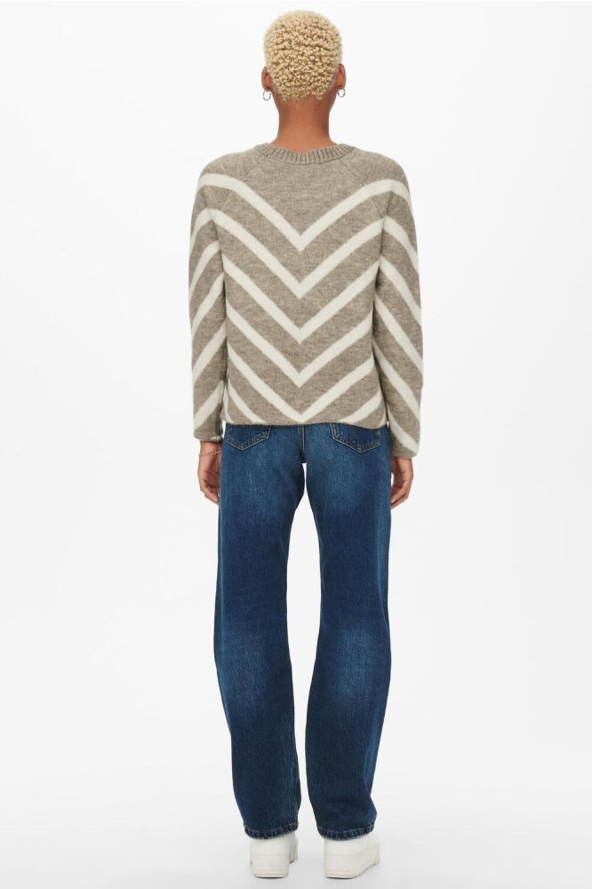 Only beige dames trui | Model achteraanzicht